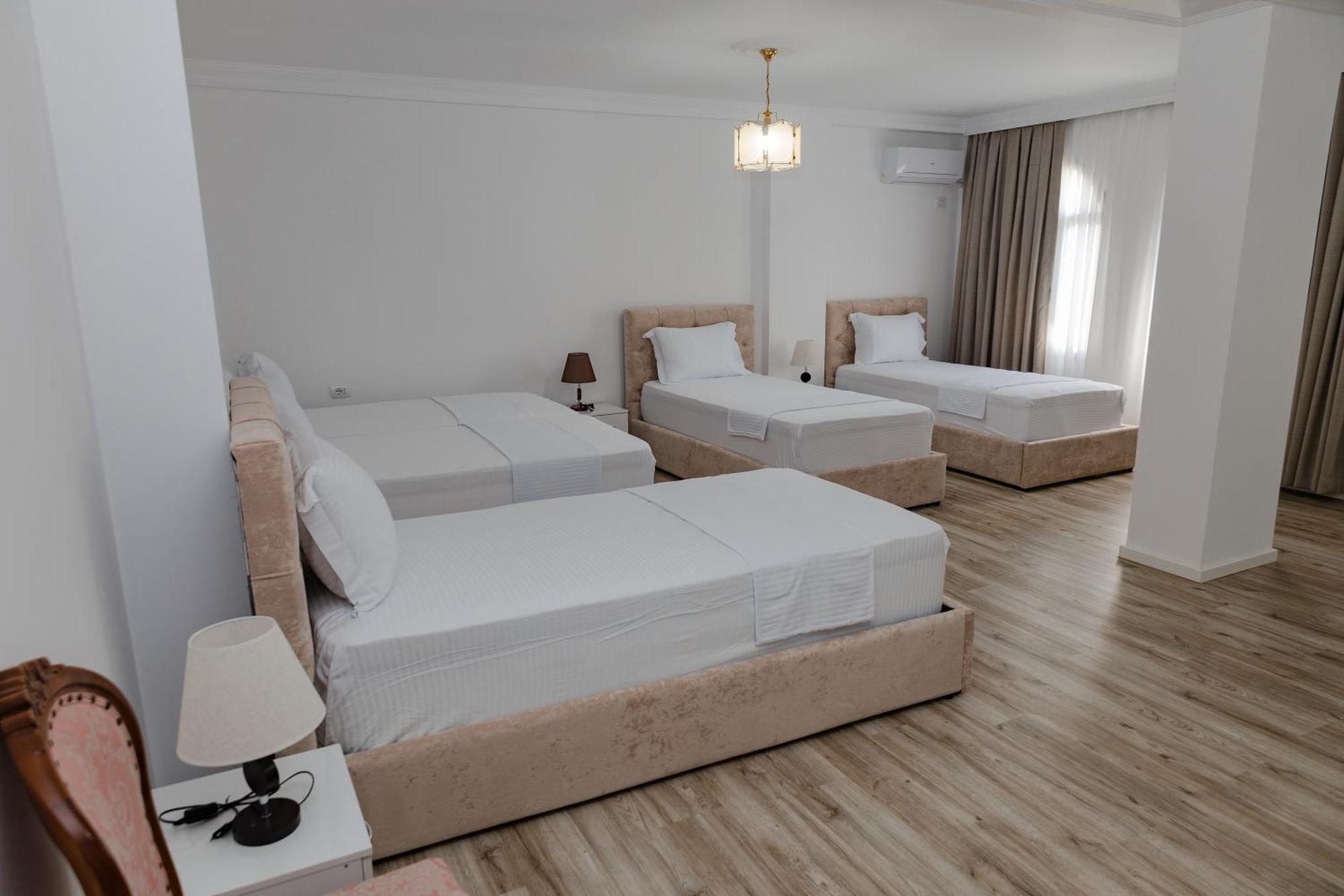 Riviera Hotel-City Center Vlorë 外观 照片