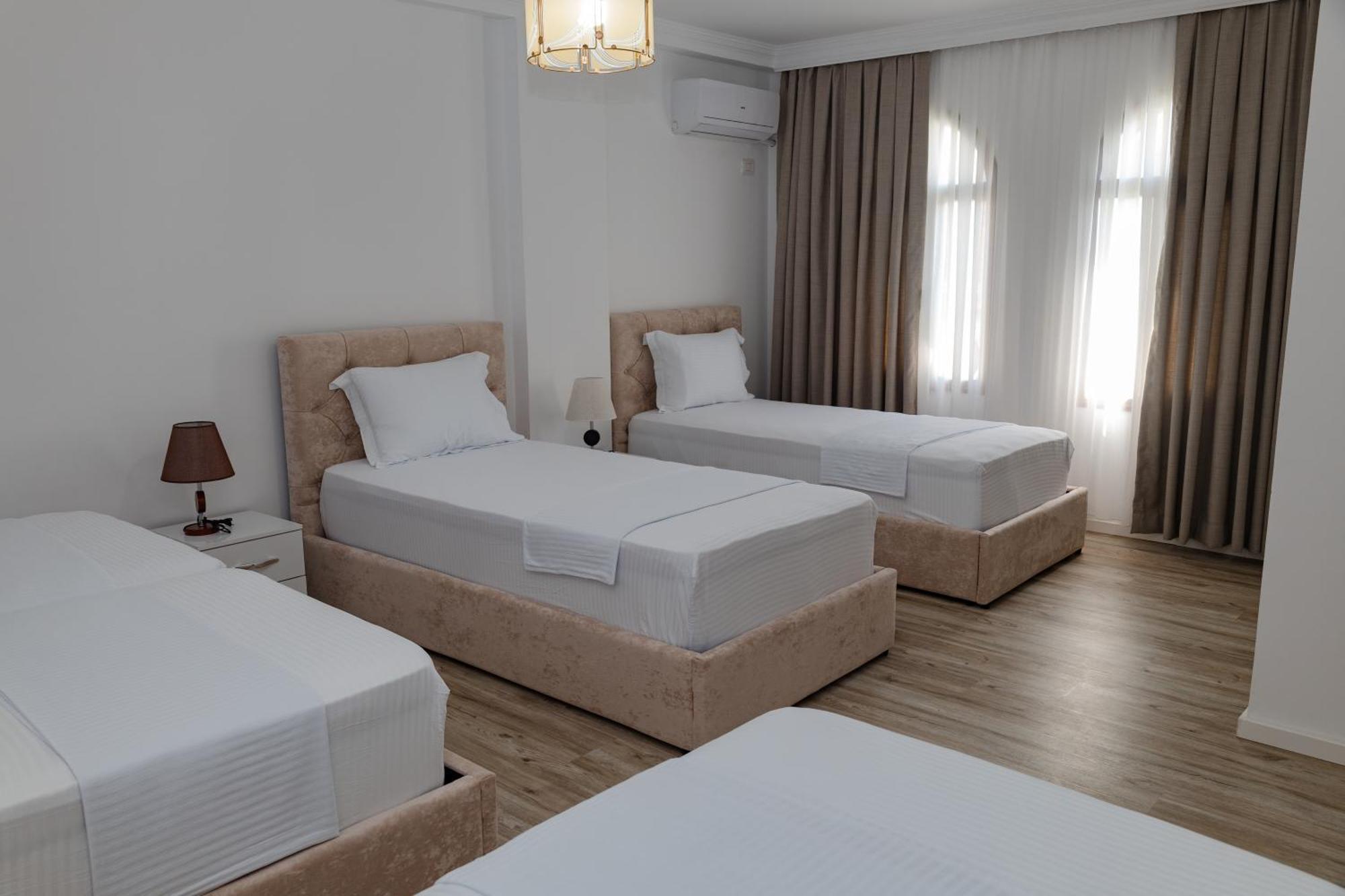 Riviera Hotel-City Center Vlorë 外观 照片