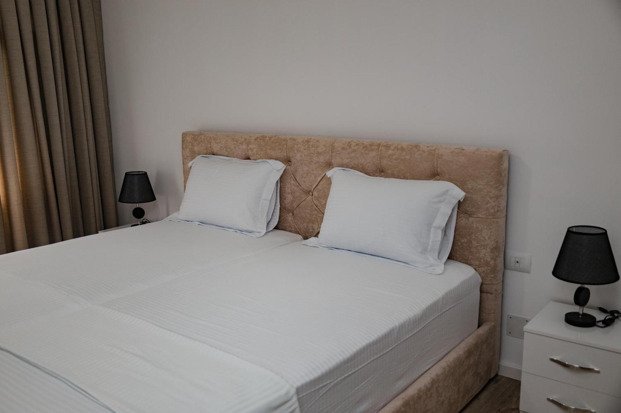 Riviera Hotel-City Center Vlorë 外观 照片