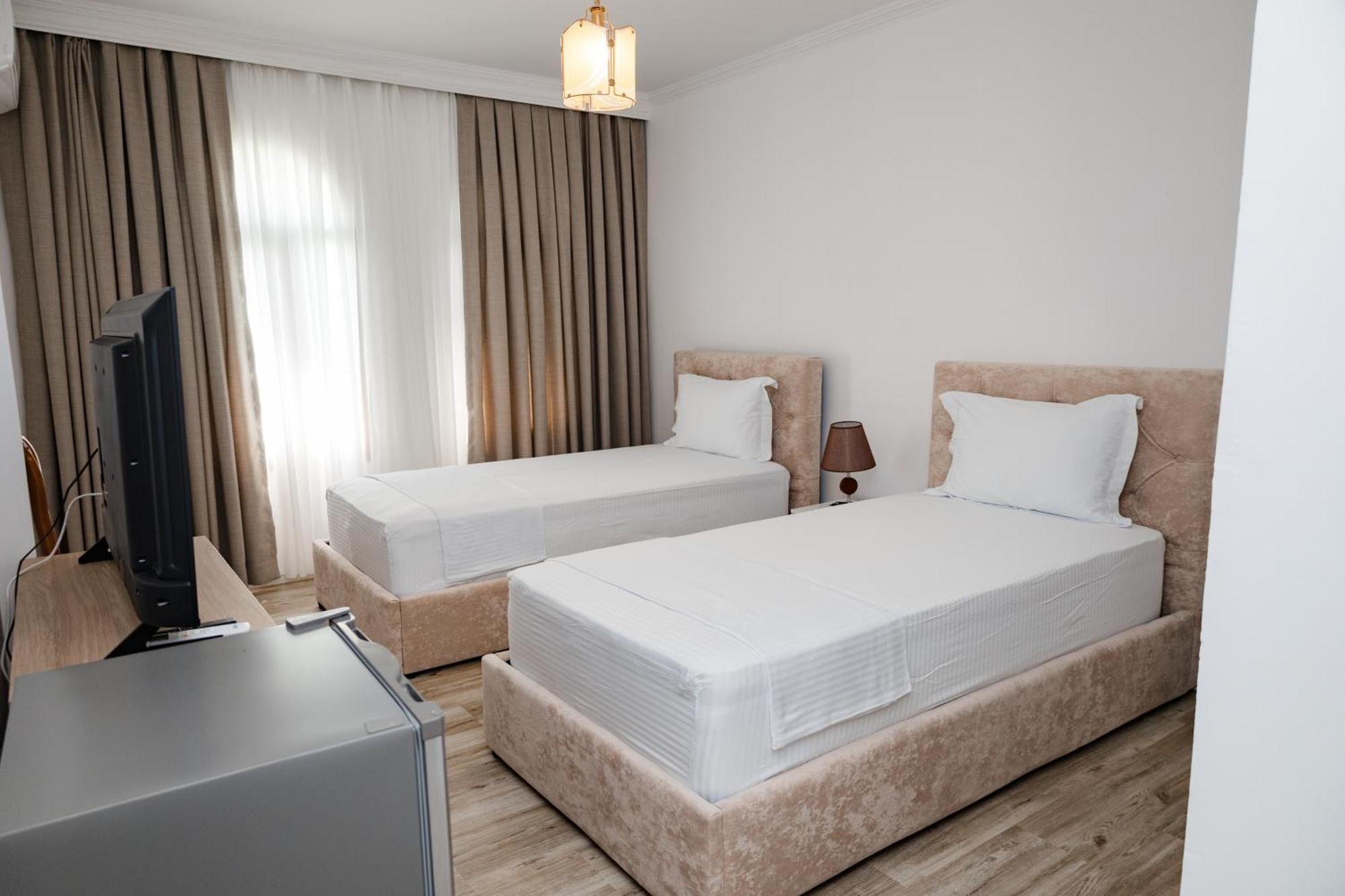 Riviera Hotel-City Center Vlorë 外观 照片